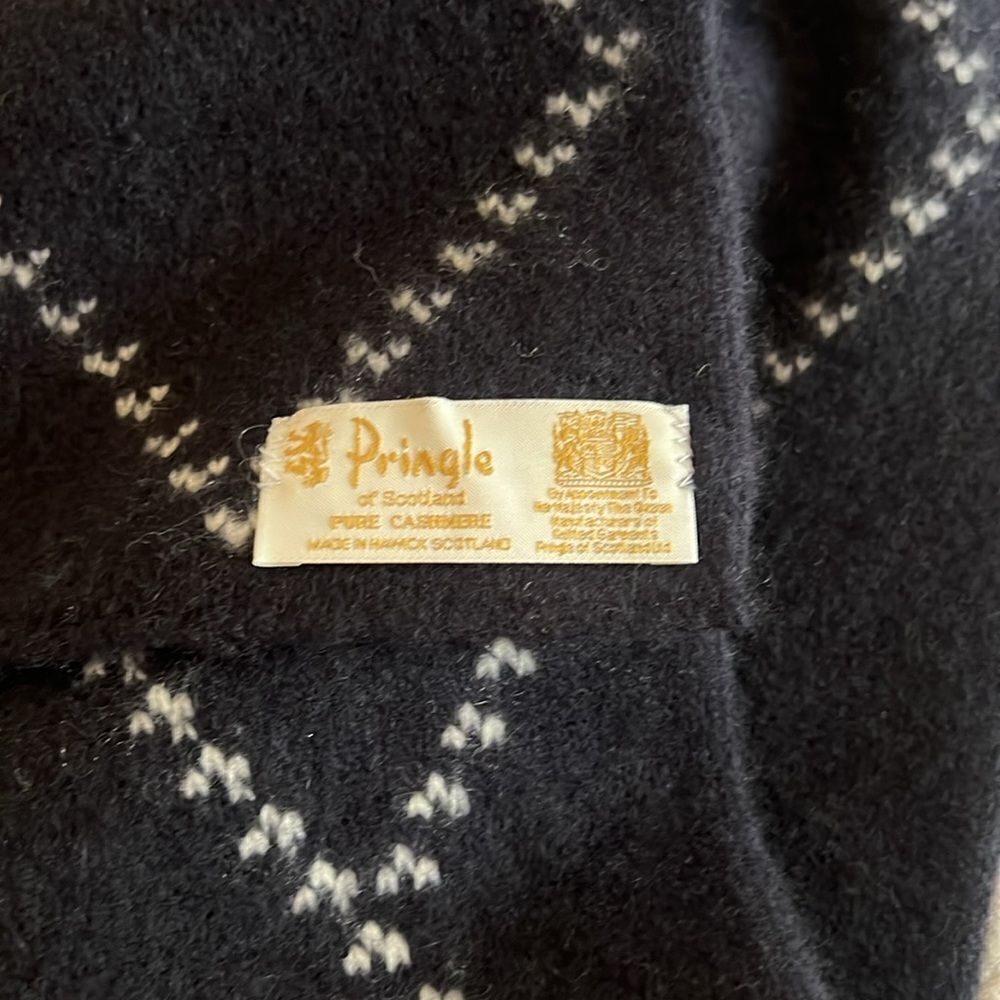 Cashmere Scarf - Picture 4 of 4